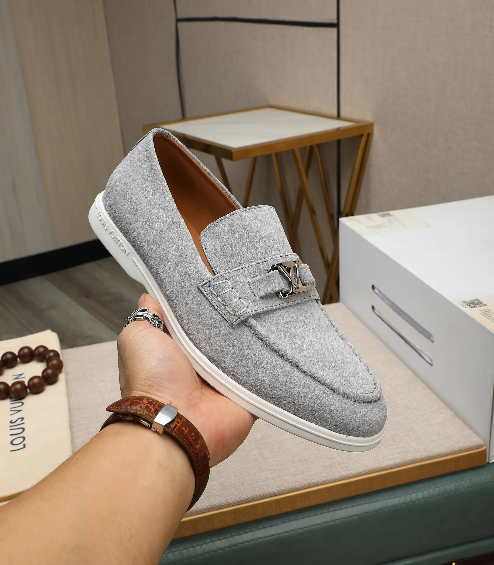 Men's shoes 💰520 📛📛【LOUIS VUITTON】Louis Vuitton 2024 official website synchronized new products 👟Milan fashion catwalk style 🇰🇾🇰🇾LV family logo, celebrity style, a must-have for fashionistas ⚠️First-layer calfskin ➕Genuine leather lining ➕Official website original version special outsole 👞Number 38-44